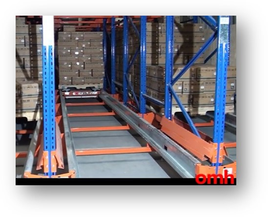 Radio shuttle in racking