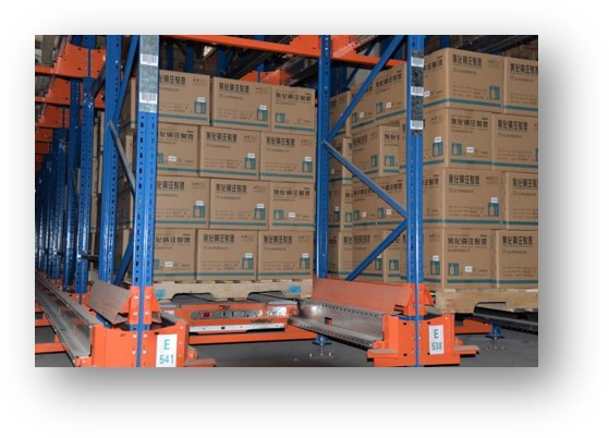 Radio shuttle loading pallets
