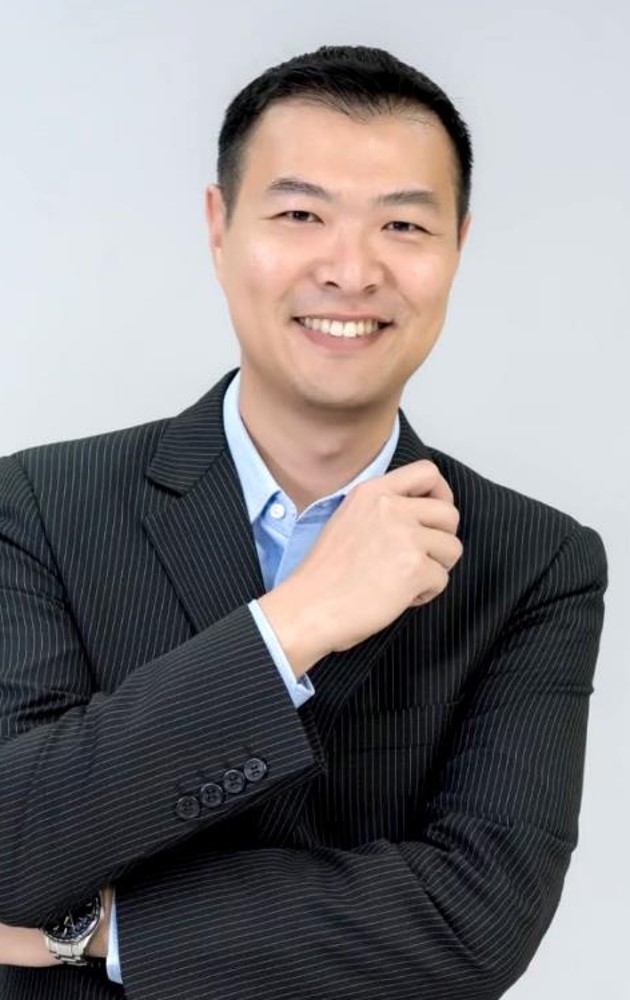 Luesak Luesukprasert, Founder