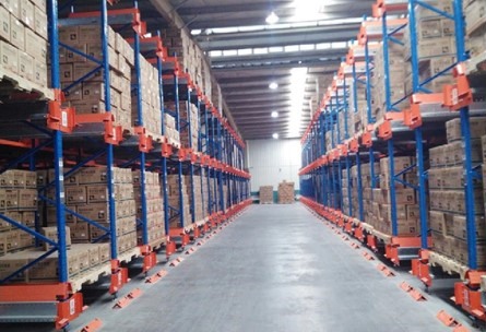 Automated storage aisle